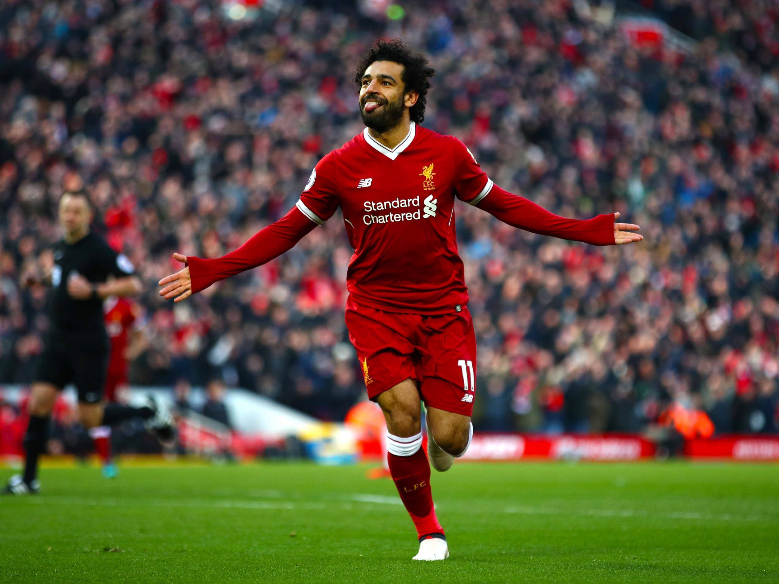 Mohamed Salah (alias Mo Salah) je nejlepší střelec Premier League. Jednu cenu si už letos odnesl, druhou cenu ještě může získat.