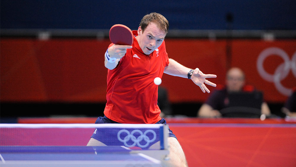 U kurzů na stolní tenis se pravidelně stává a to i v rámci českých sázkových kanceláří, že na jednu a tu samou sázkovou příležitost dostanete tři zcela odlišné kurzy, například 1,55 – 1,65 – 1,75.